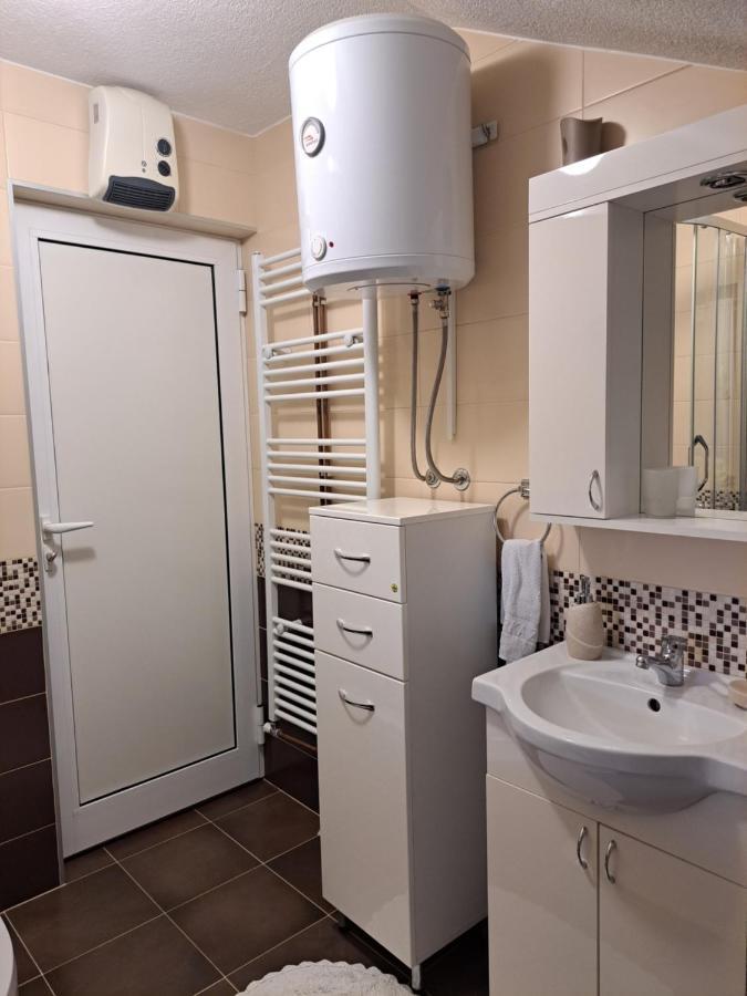 Apartman Avram Kotor Varos Exterior photo