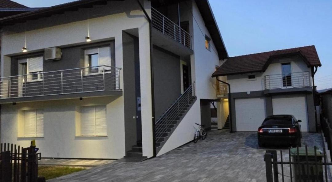 Apartman Avram Kotor Varos Exterior photo